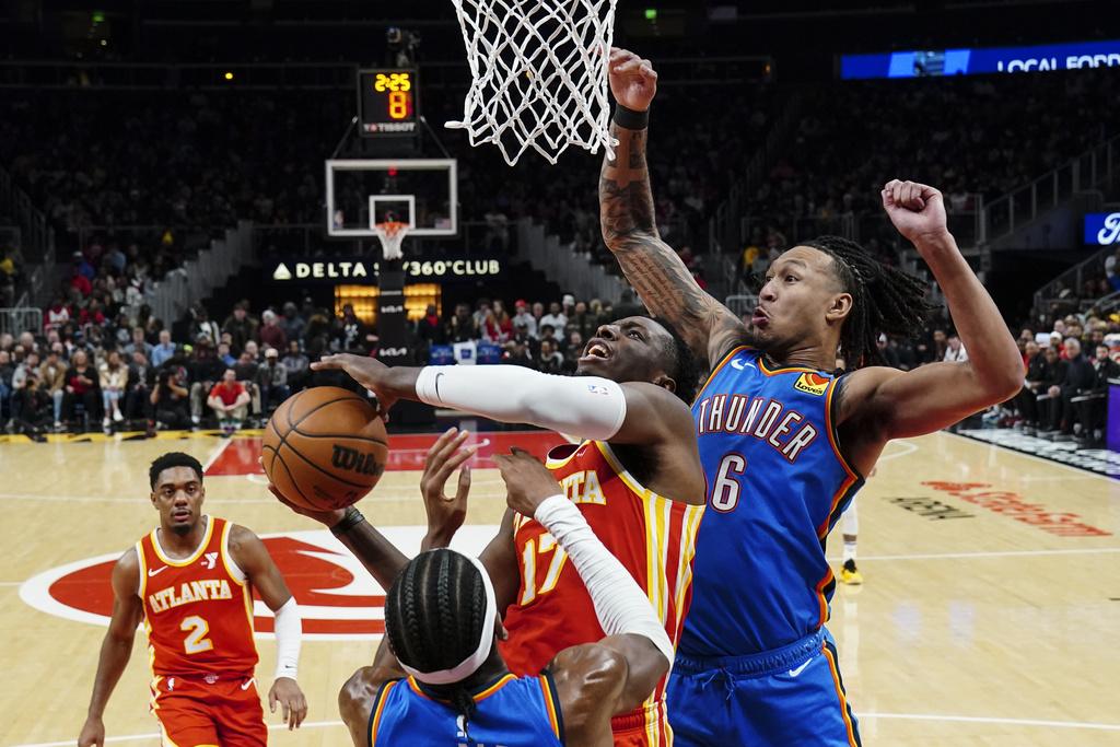 鷹隊141:138擊敗雷霆。(美聯社)