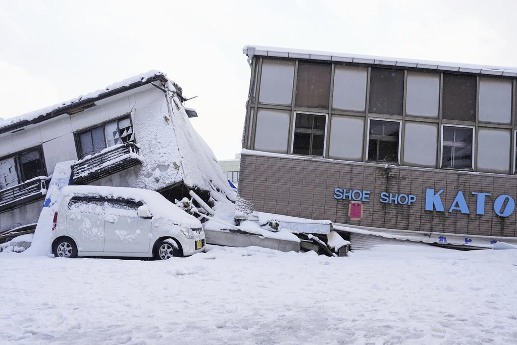 石川縣穴水町災區積雪。(美聯社)