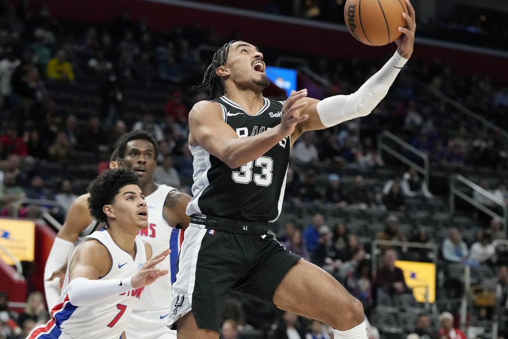 馬刺130:108擊敗活塞。(美聯社)