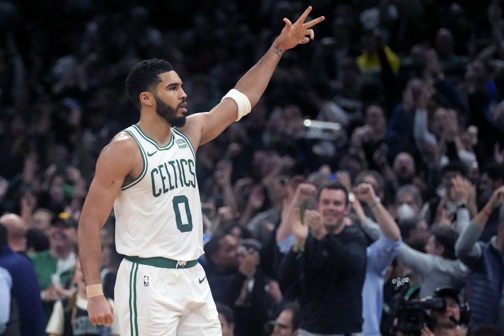 塞爾特人127:120擊敗木狼。(美聯社)