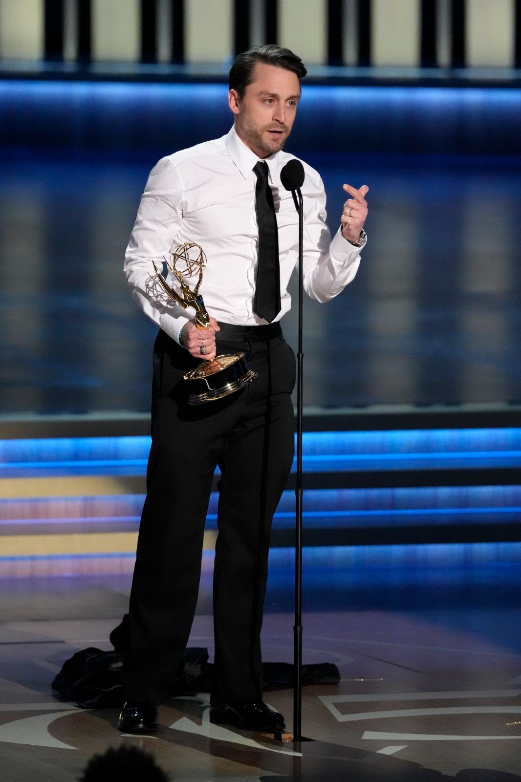 Kieran Culkin憑《傳媒家族繼承人》開齋首次奪得艾美獎封最佳男主角。