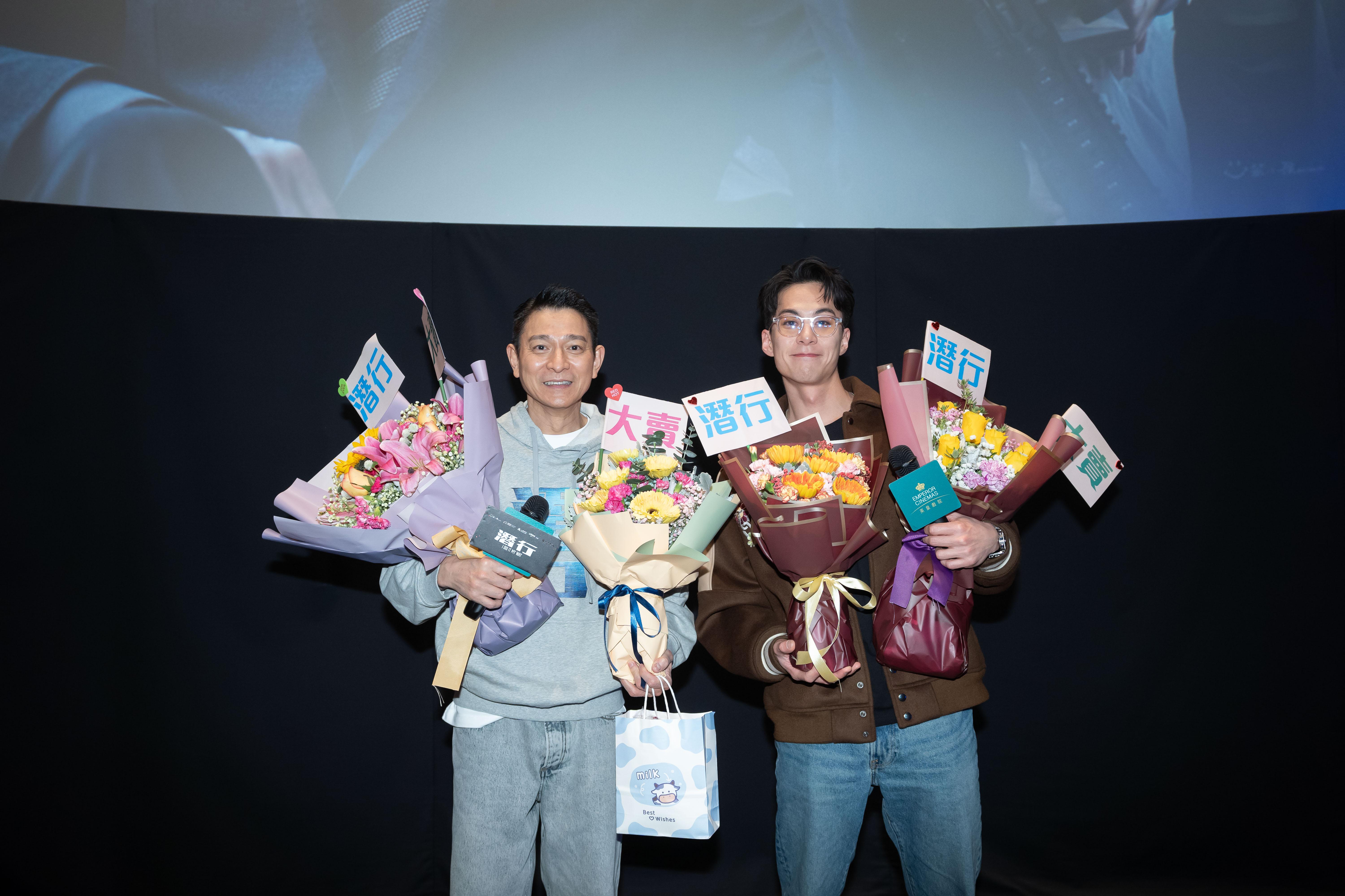 劉德華謝票後接受訪問坦言感受到fans的熱情。