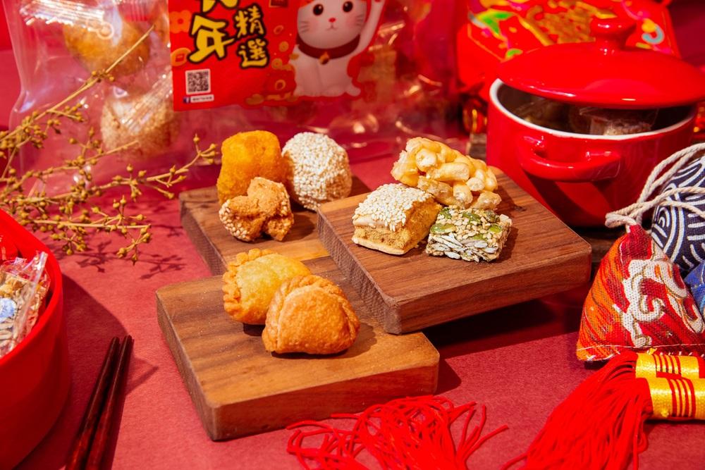 六款皇牌多重滋味角仔,包括新口味黑松露、避風塘肉鬆、鮑汁花生、經典花生、金黃肉鬆、金沙鹹蛋肉鬆。