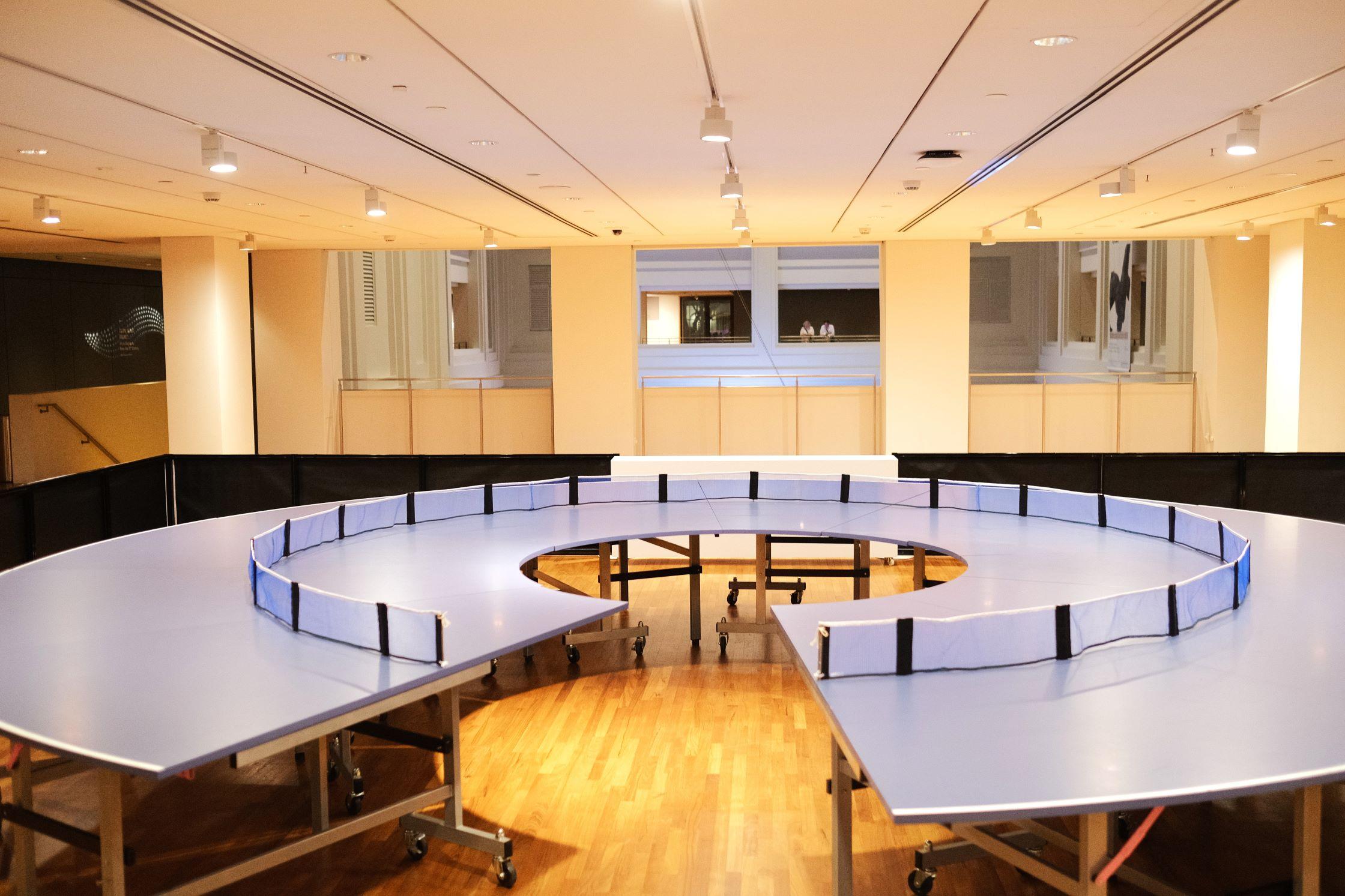 「Ping Pong Go-Round」就將乒乓球桌重新演繹