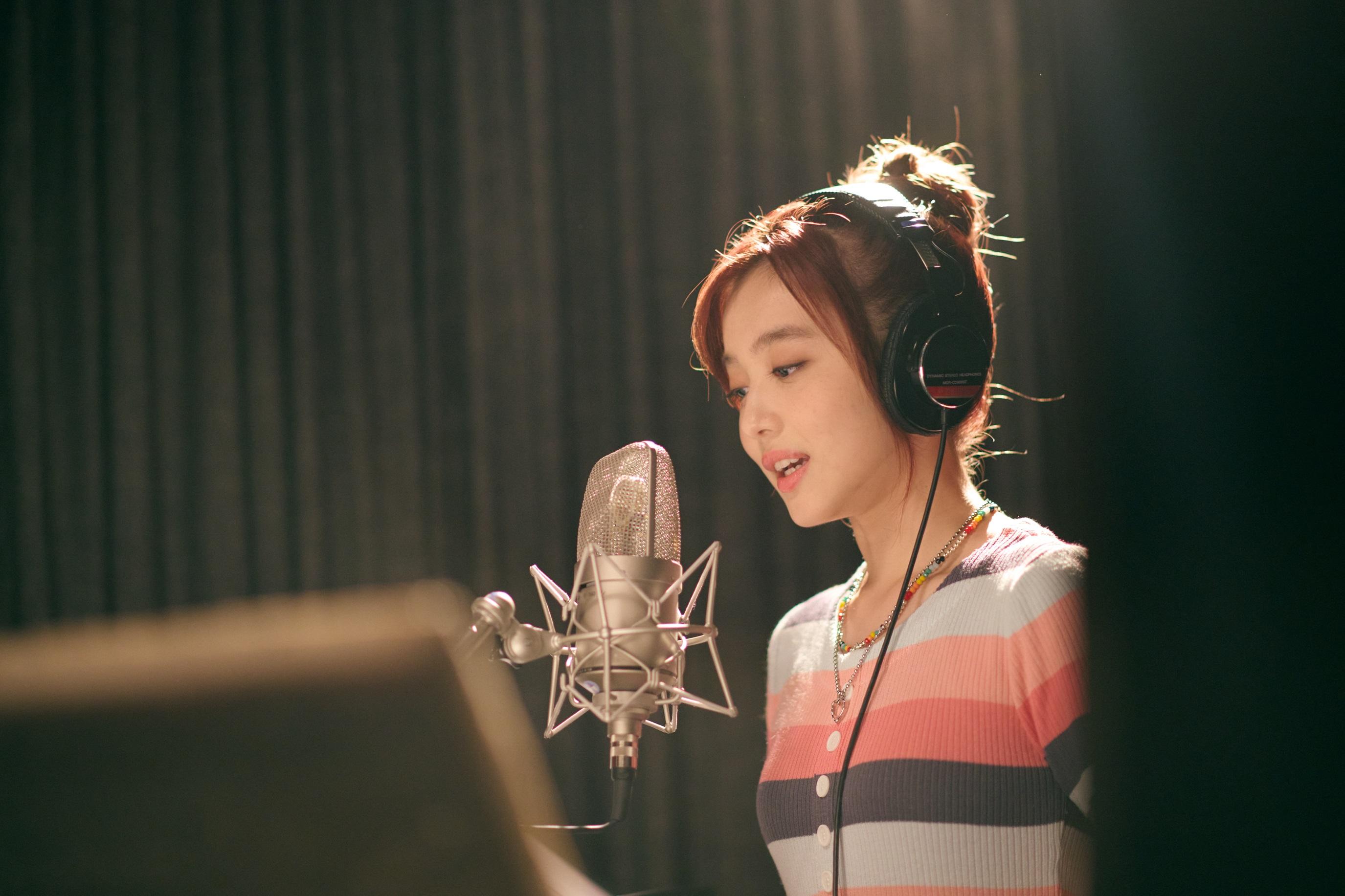 林熙彤在《不是你不愛你》演次公開獻唱。