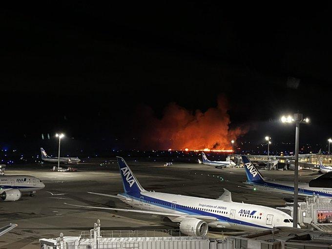 東京羽田機場 日航客機降落時跑道起火(有片)