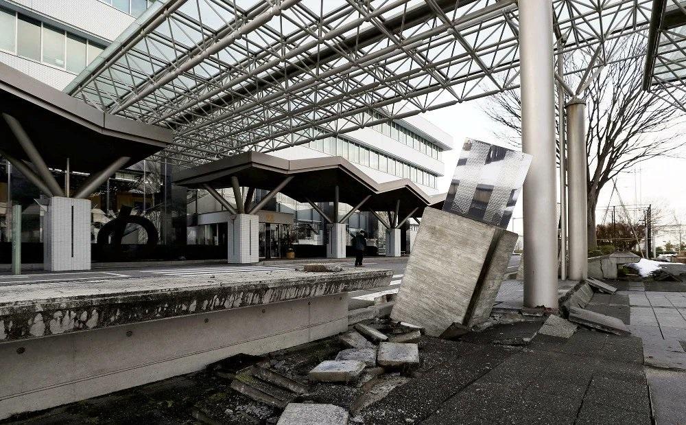 能登機場受損。(X)