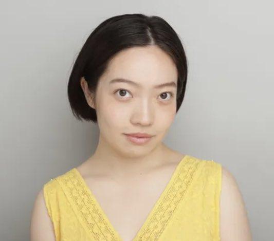 東出昌同居的3名女星之一的烏森麻藤現年27歲。(網上截圖)