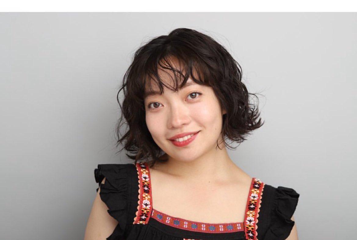 東出昌同居的3名女星之一的烏森麻藤現年27歲。(網上截圖)