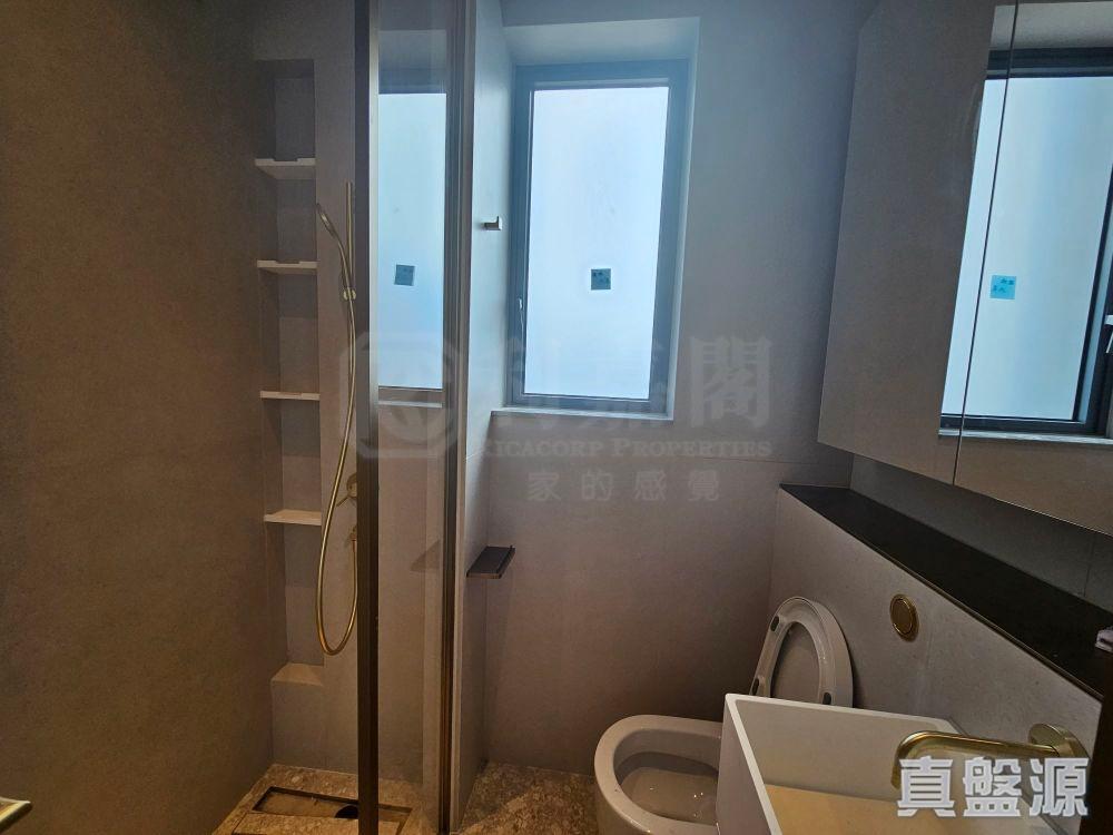 明廁浴室細小,勝在通爽。(代理提供)