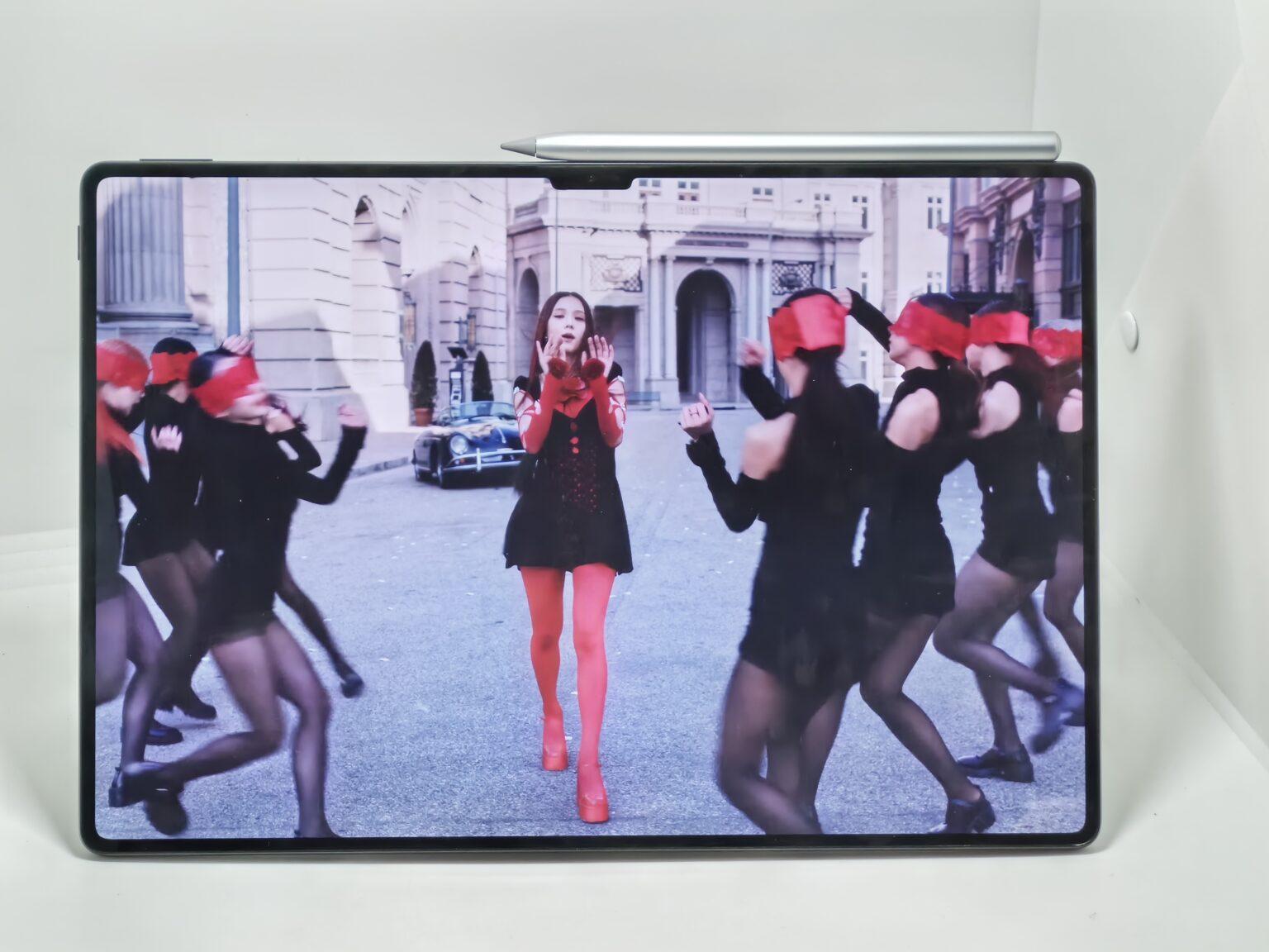 華為MatePad Pro 13.2雙揚聲器再配13.2吋高清屏幕,聽歌睇戲是一個極佳的享受