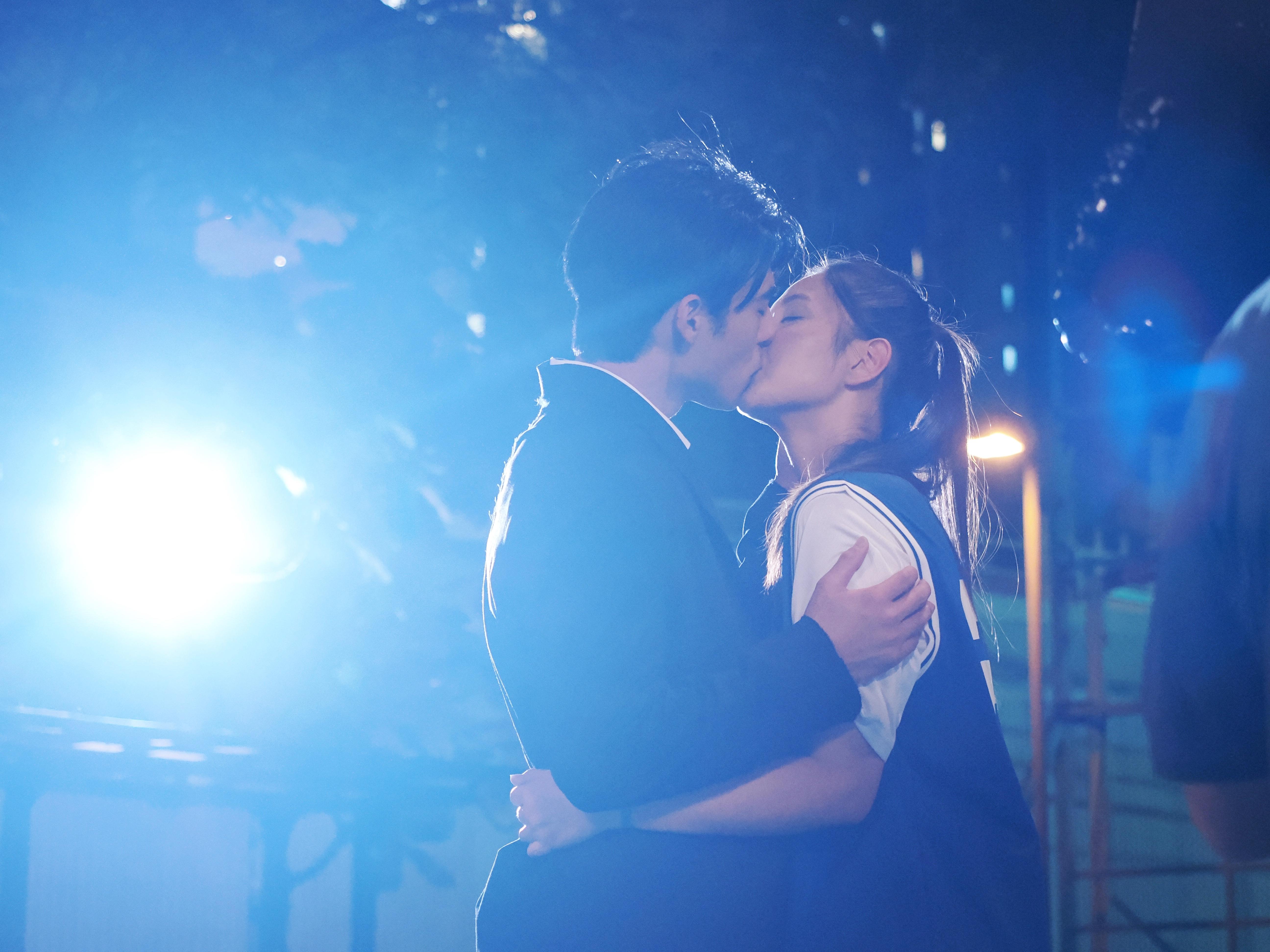 譚旻萱Mandy在《不是你不愛你》將螢幕初吻獻給陳昊森。