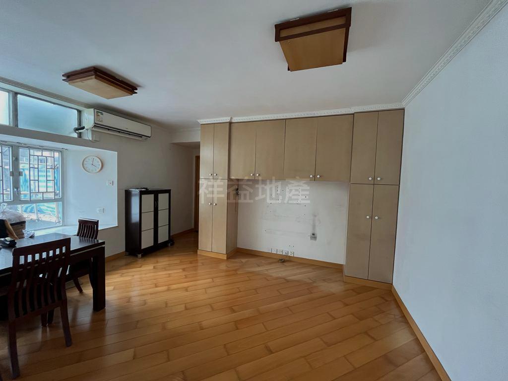 大廳空間闊落,易於擺放傢俬。(代理提供)