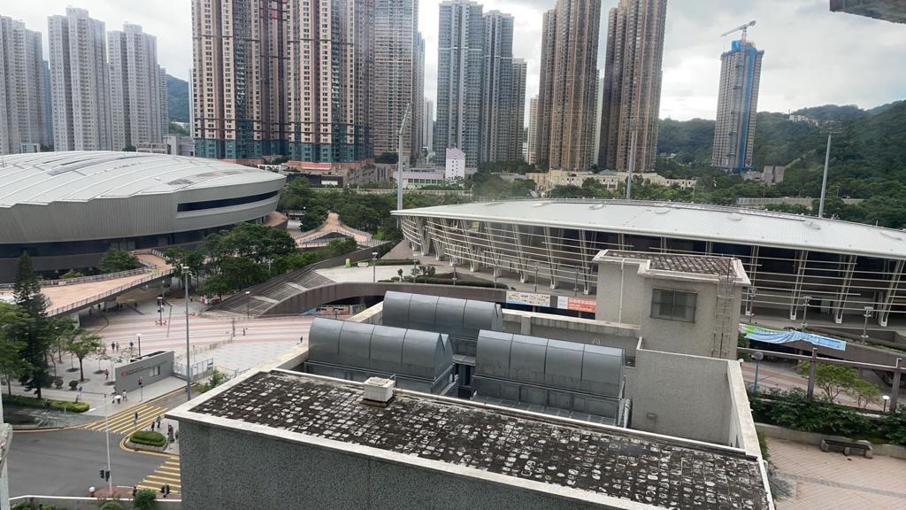 單位主要望將軍澳運動場館及單車館公園景。(代理提供)