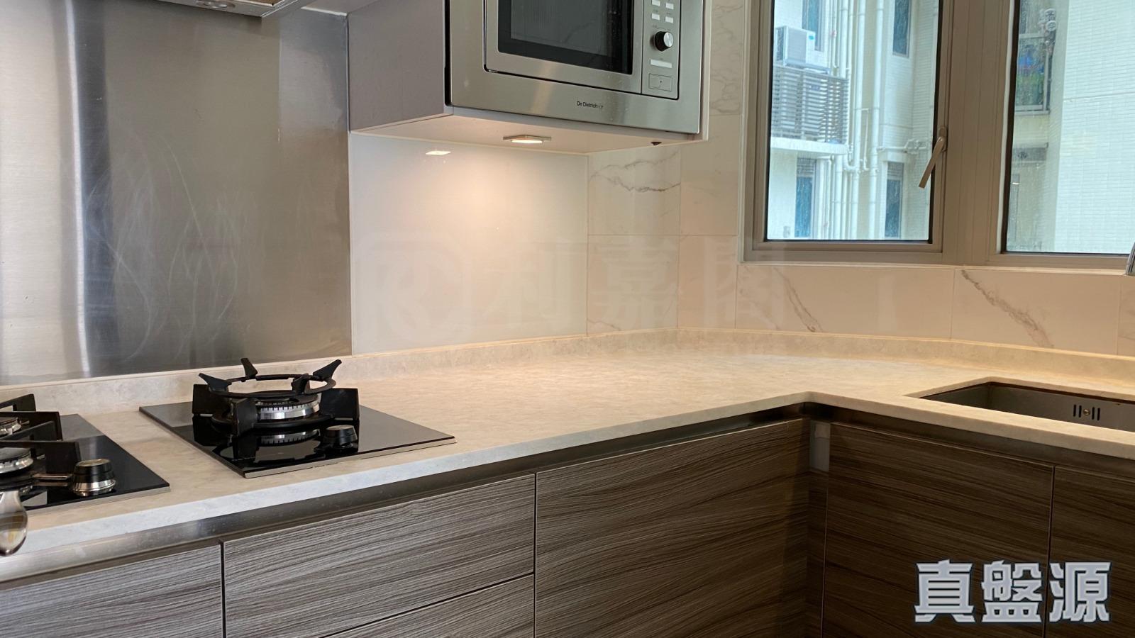 單位廚房為梗廚設計,配套新淨。(代理提供)