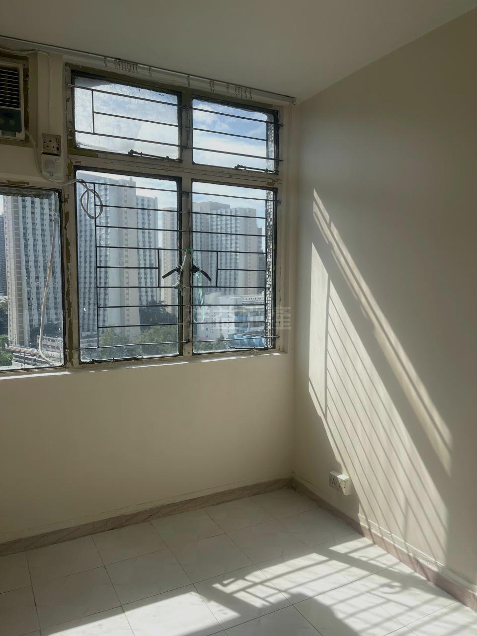 兩間睡房均享開揚景致,採光度極高。(代理提供)