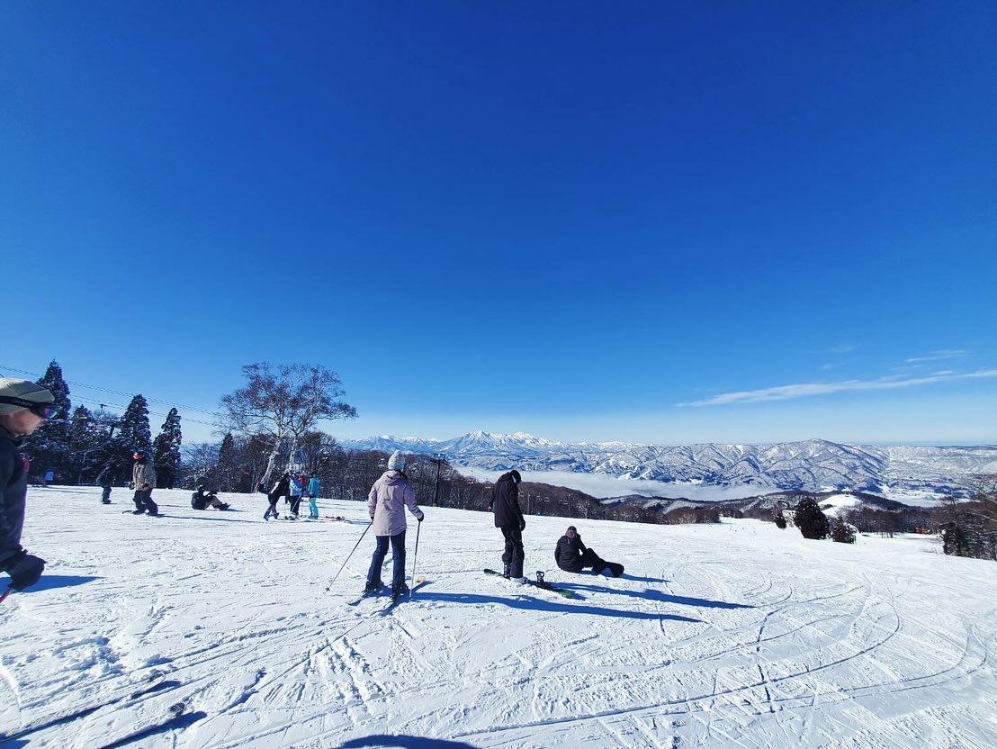 日媒指事發於當日下午1時左右,長野縣下高井郡的野澤溫泉村滑雪場,有一名23歲的台灣男大生在滑雪時發生意外,摔倒後被緊急送醫,最終死亡。
