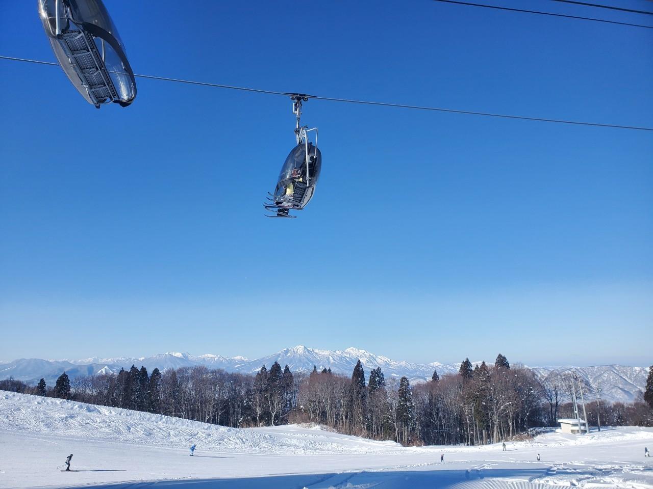 日媒指事發於當日下午1時左右,長野縣下高井郡的野澤溫泉村滑雪場,有一名23歲的台灣男大生在滑雪時發生意外,摔倒後被緊急送醫,最終死亡。