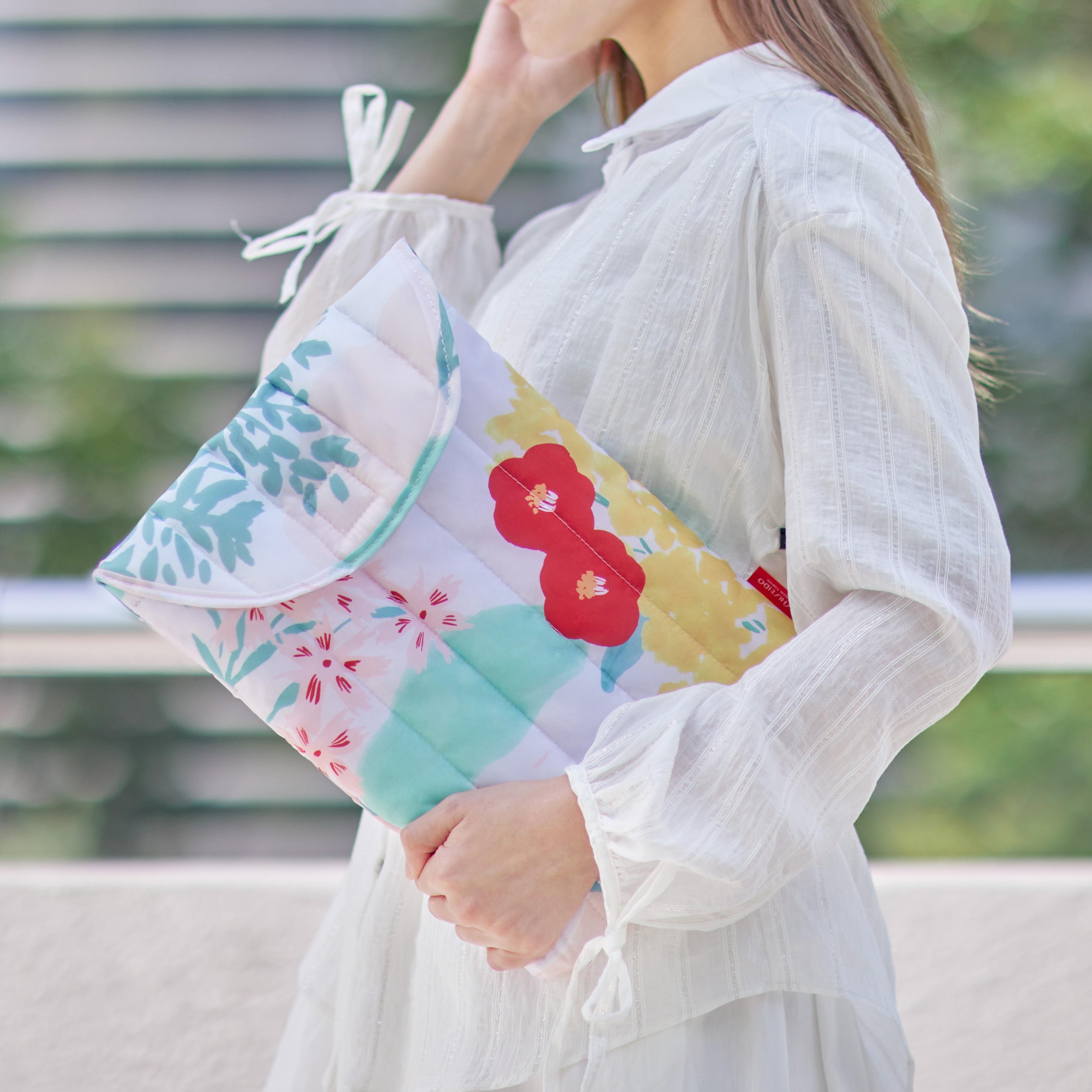 電腦收納袋適用於儲存13吋的電子產品。