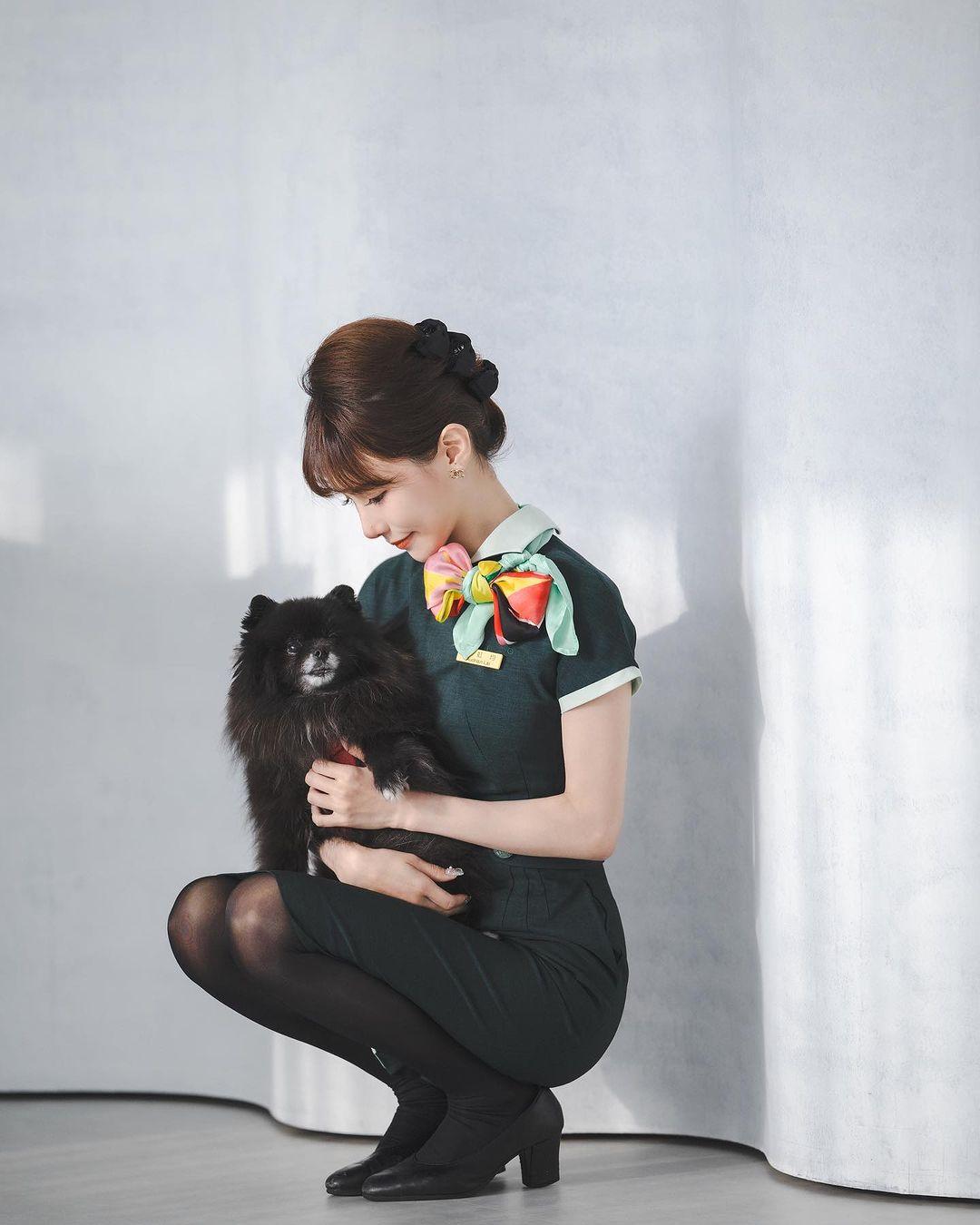 長榮最美空姐發發去年起成為敖犬未婚妻，料今年正式結婚。（發發IG）