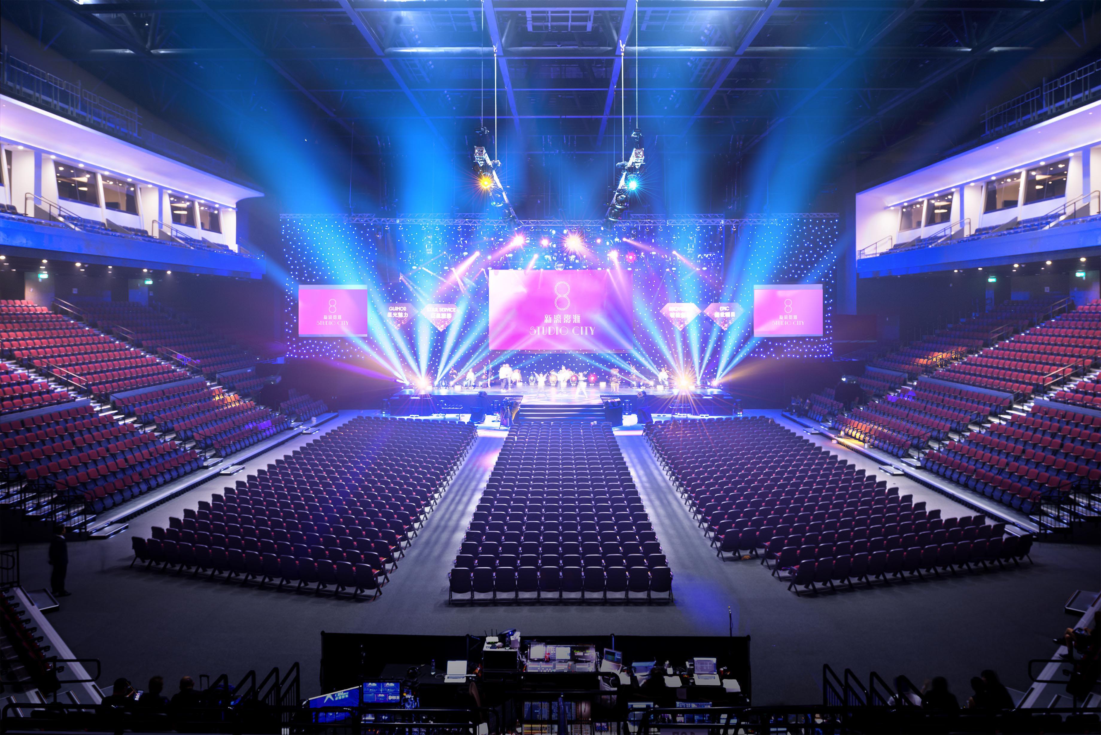 Aaron和團隊耗資半億傾力製作這個新濠限定的「舞林」特別版。