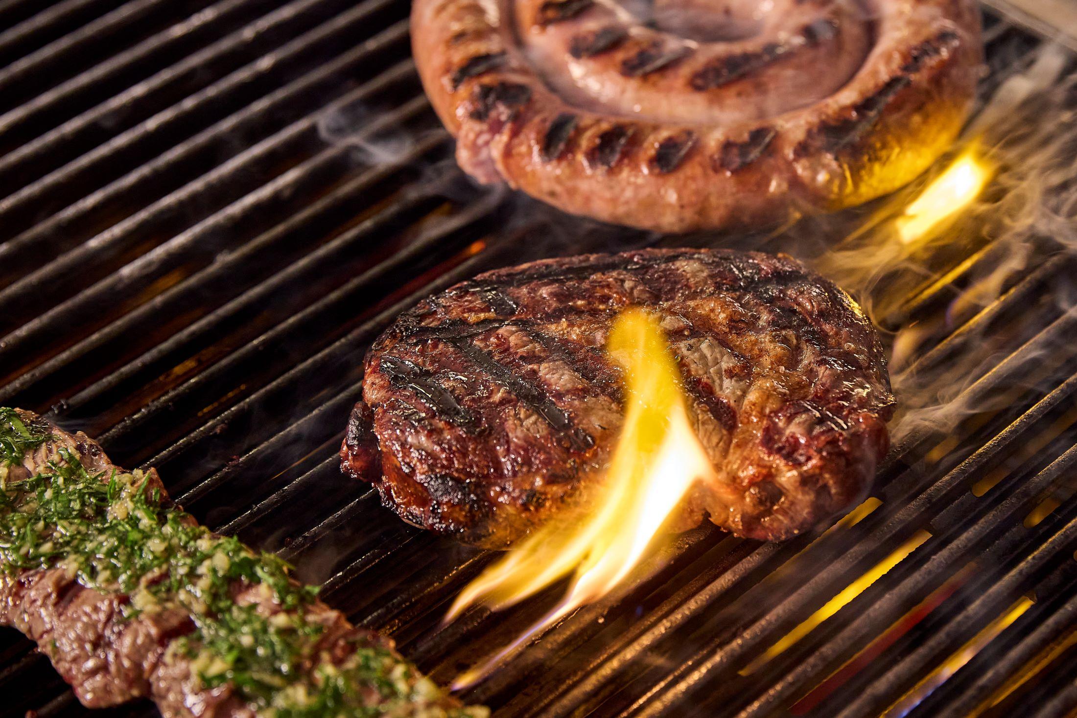 牛扒香烤後外層焦香,內裡肉汁豐富,牛味香濃