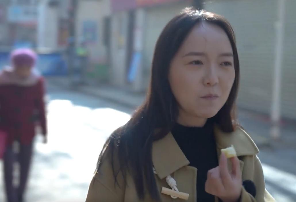 如果有網民從這個影片中得到快樂,她認為,自己算是從影片走紅而帶來的紛擾中慢慢釋懷。(微博)