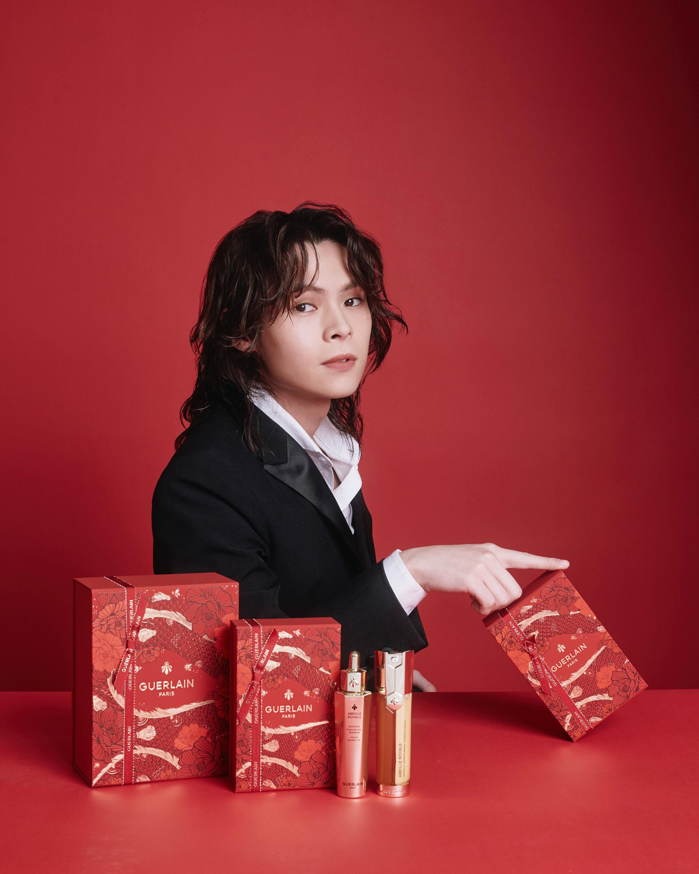 龍年2024限定美妝|嬌蘭 全新限量版新春澤金殿級蜂皇升級版水凝黑蜂活肌蜜 $1,170/50ml