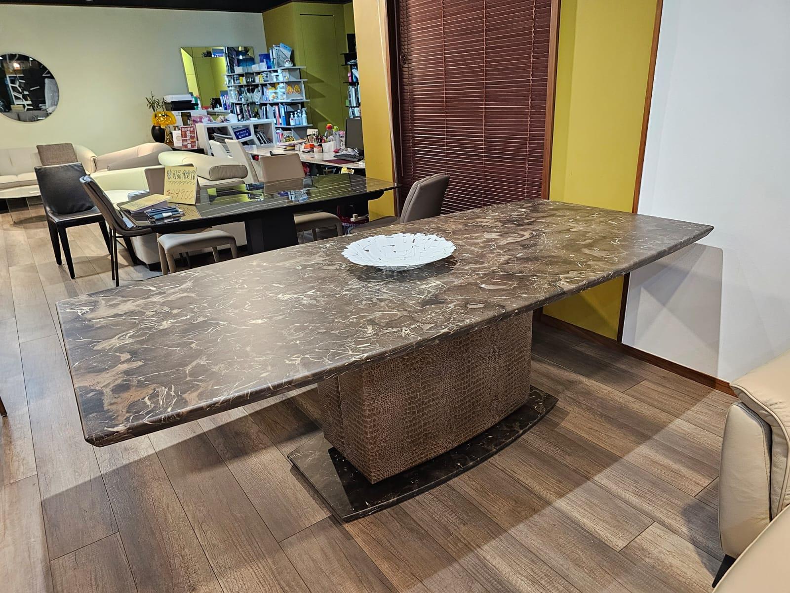 Lenzi Home黑面雲石枱配枱配皮腳座