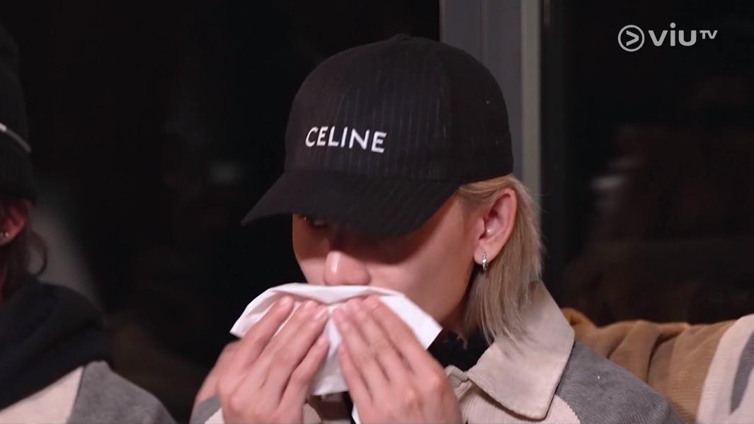 Jeremy讀信時忍不住落淚。