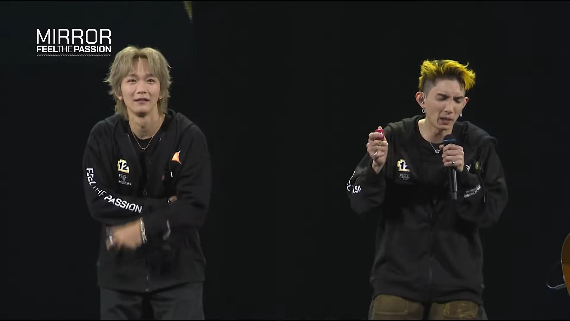 Lokman扮搖沙槌。