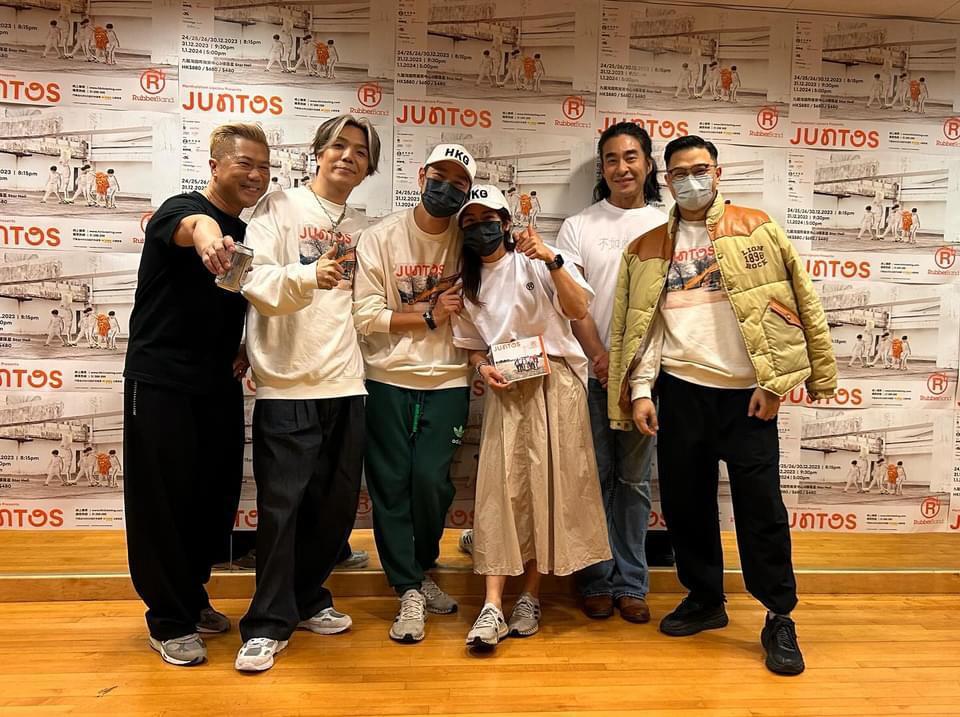 王宗堯與女友捧場,並與RubberBand合照。