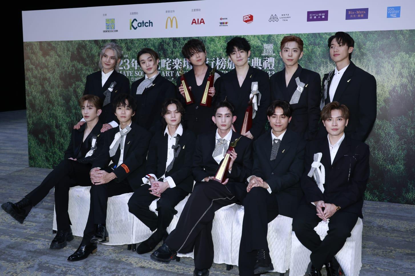 2023年度叱咤樂壇流行榜頒獎典禮,姜濤憑《濤》一曲勇奪今年「我最喜愛的歌曲」,MIRROR大熱奪「我最喜愛的組合」 。(資料圖片)