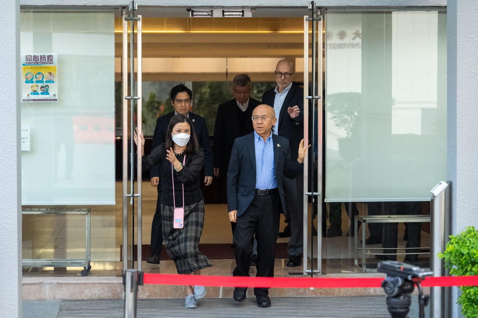 段崇智辭任中大校長,明年1月離職。