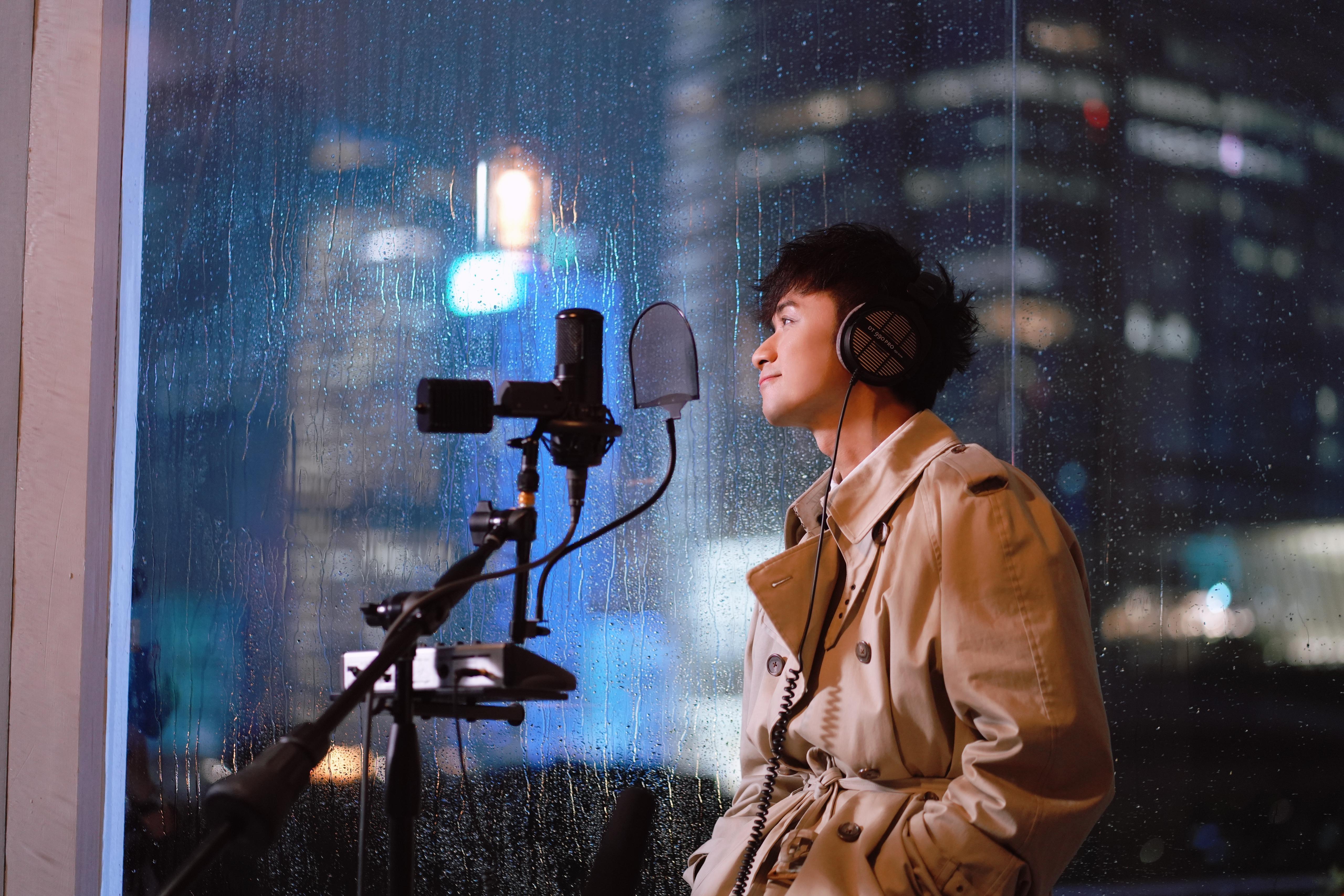 古Sir重新編曲及演繹經典歌曲《愛回家》及《花灑》。