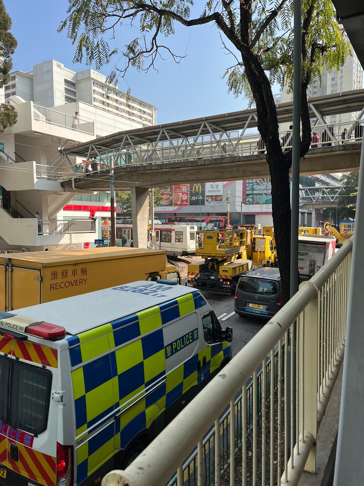 輕鐵安定站吊臂車勾斷架空電纜 貨車司機涉危駕被捕 港鐵冀下午完成修復 (持續更新)