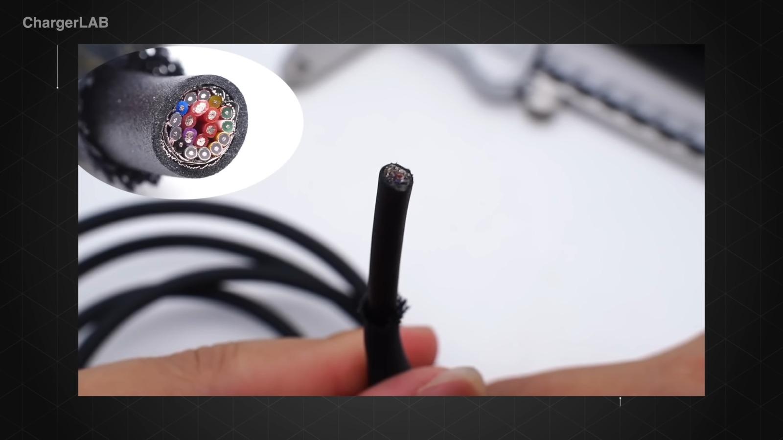 一條USB-C線由2條以上的線芯組成,負責傳data和負責充電的線芯