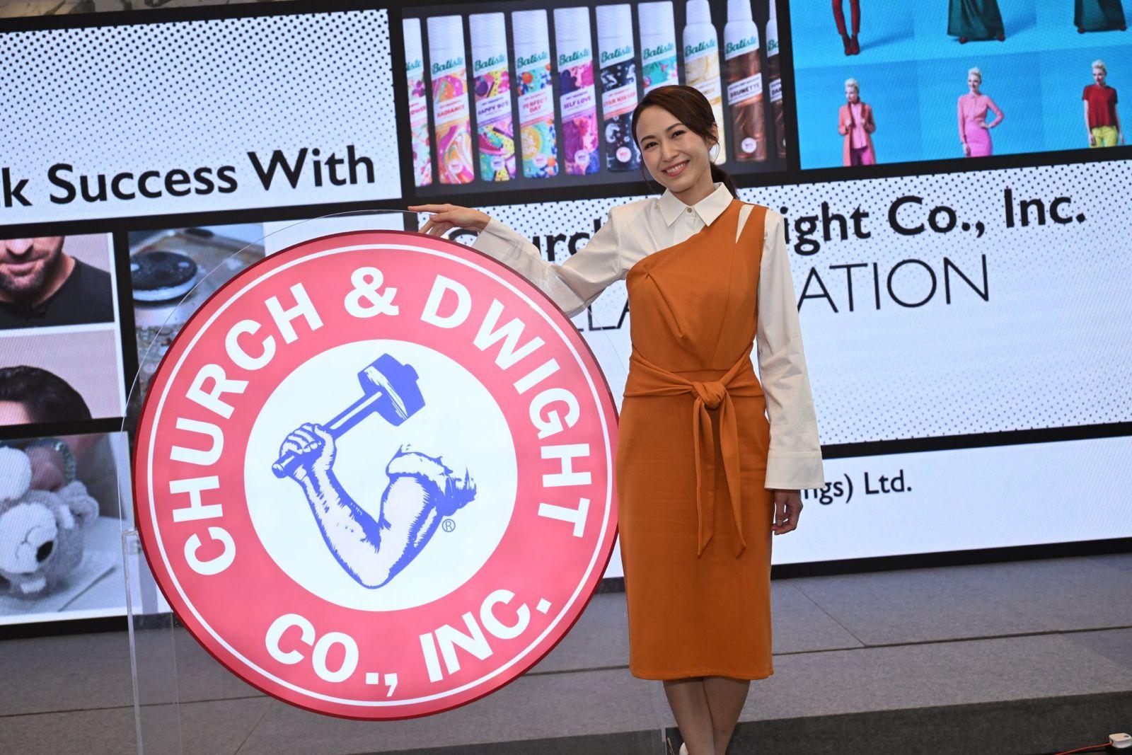 湯怡出席代言活動,回應婚變猜測。