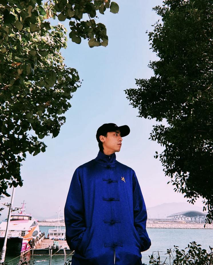 AK今晨再出po,約定fans頭場見。