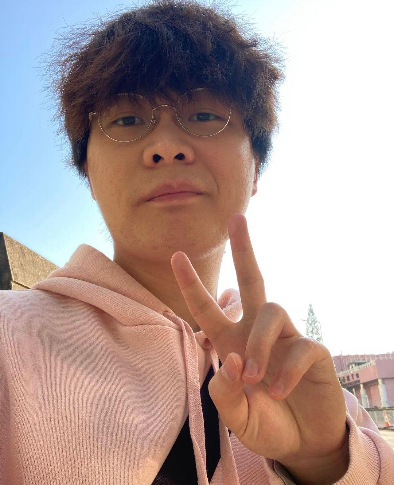 YouTuber JFFT「床哥」任駐校實習社工2日被老師聯署辭退 質疑被定型