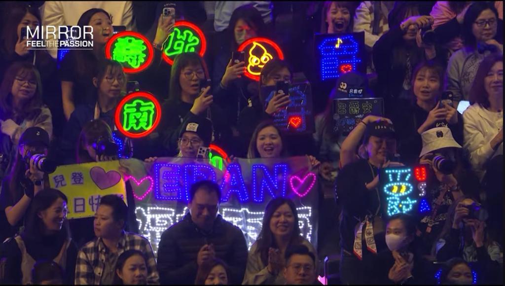 Edan父母亦有入場睇兒子的生日場。