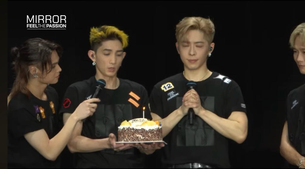 Lokman捧著生日蛋糕,Edan即場許願。