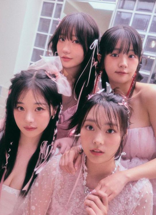 QWER由Magenta、Chodan、 Siyeon、Hina組成,2023年10月18日發行首張單曲專輯《Harmony from Discord》出道。(QWER IG)