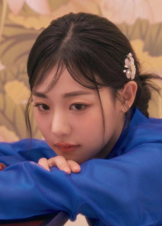 QWER由Magenta、Chodan、 Siyeon、Hina組成,2023年10月18日發行首張單曲專輯《Harmony from Discord》出道。(QWER IG)