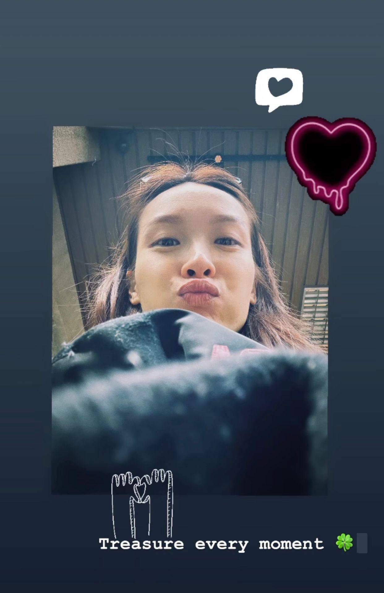 李佳芯自拍嘟咀照報平安。