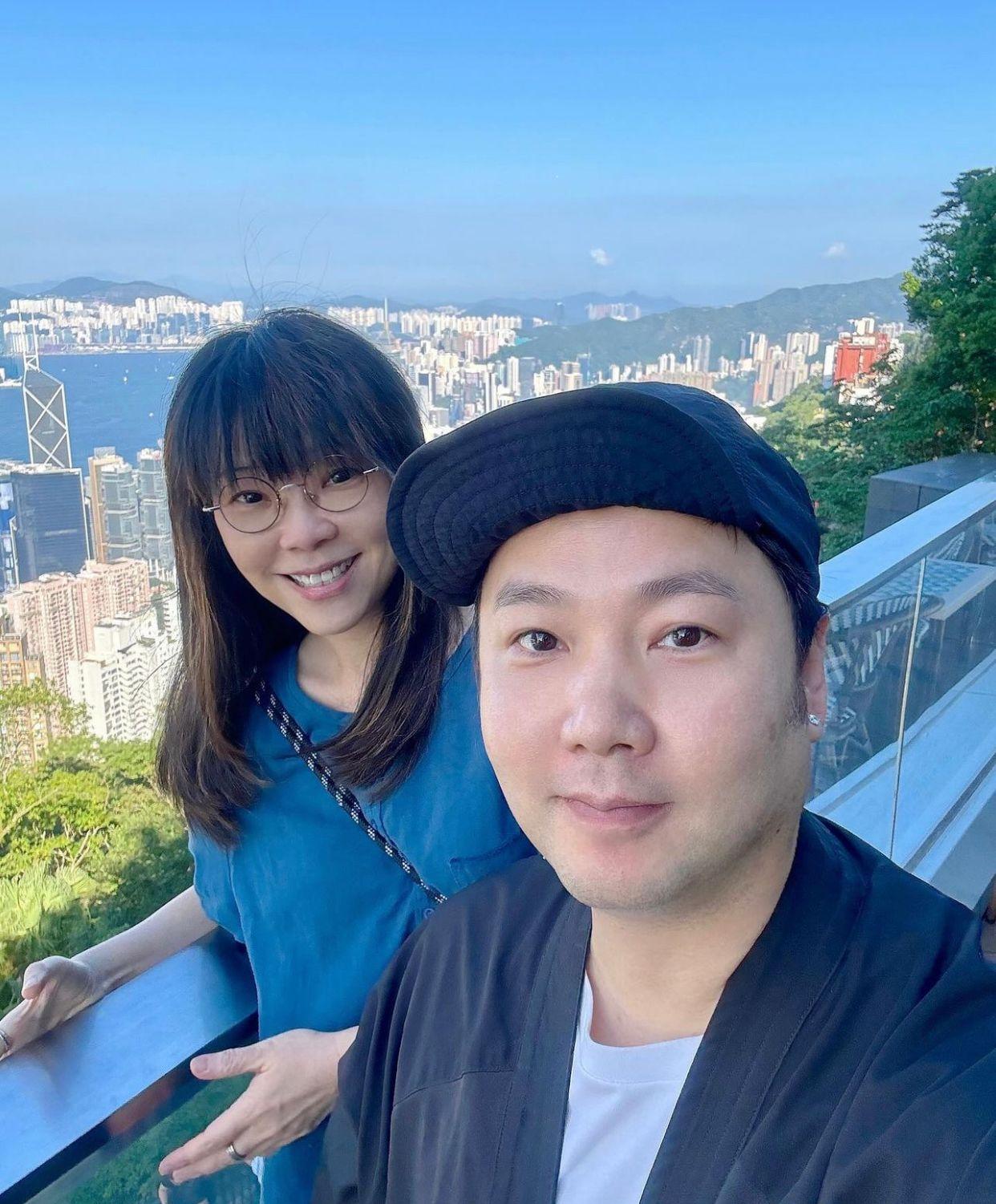 啤梨升任「創作總監及節目主持」,與陳小芝再做同事。