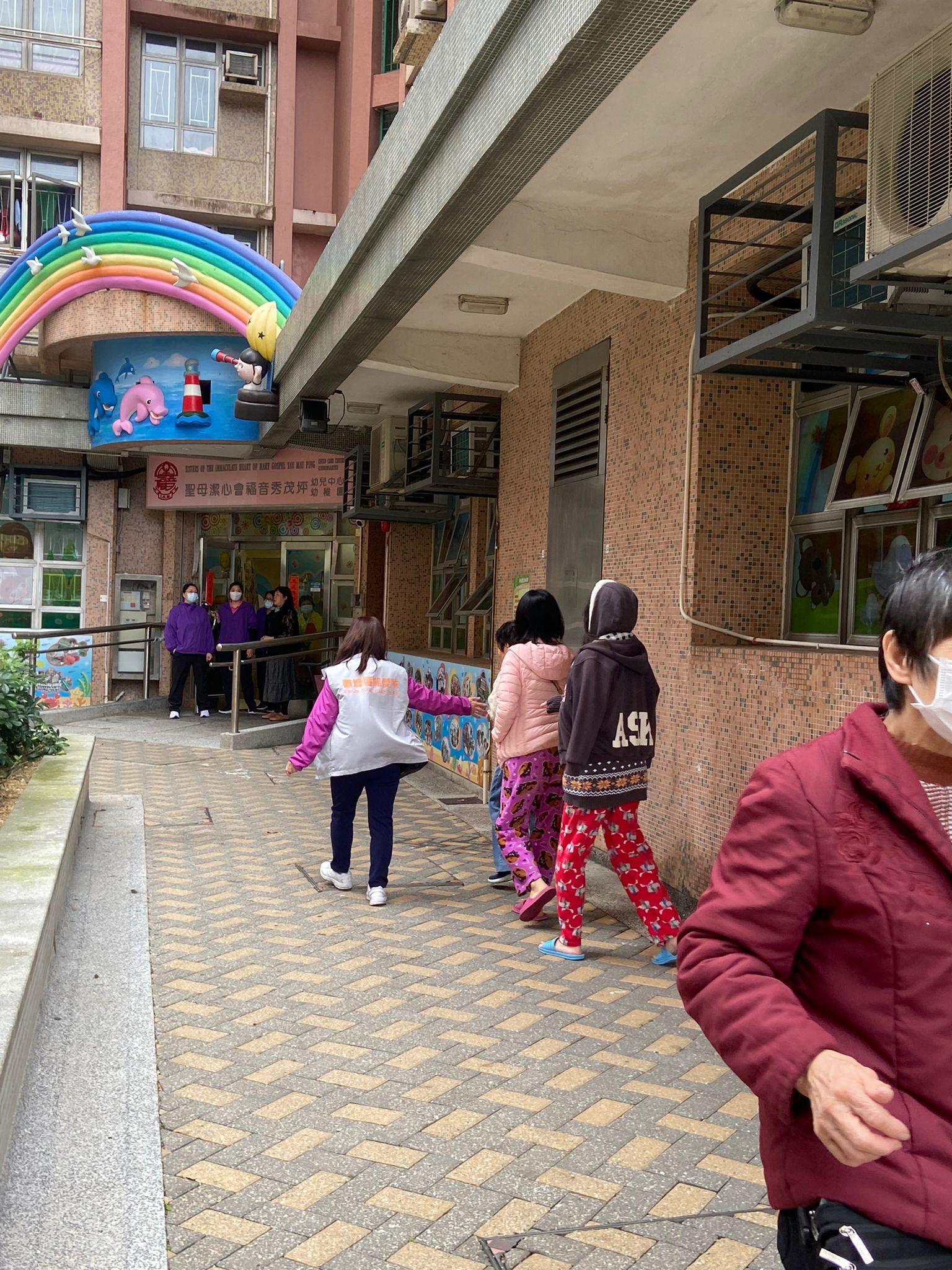 邨內幼稚園一度開放予居民休息。