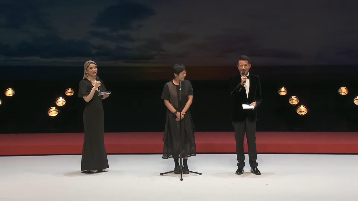 劇協去年的香港舞台劇奬頒獎禮舉辦被指安排有不妥之處,藝發局中止資助。(第三十一屆香港舞台劇獎頒獎禮直播截圖)