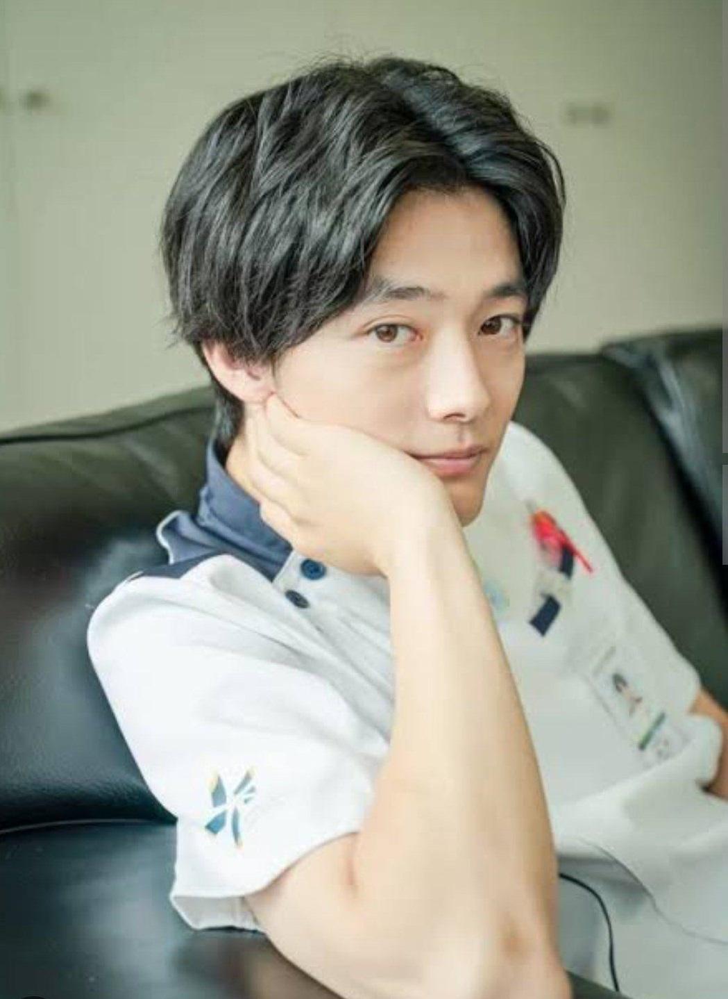 Mr. Children主音櫻井和壽的星二代兒子櫻井海音演阿奎亞。