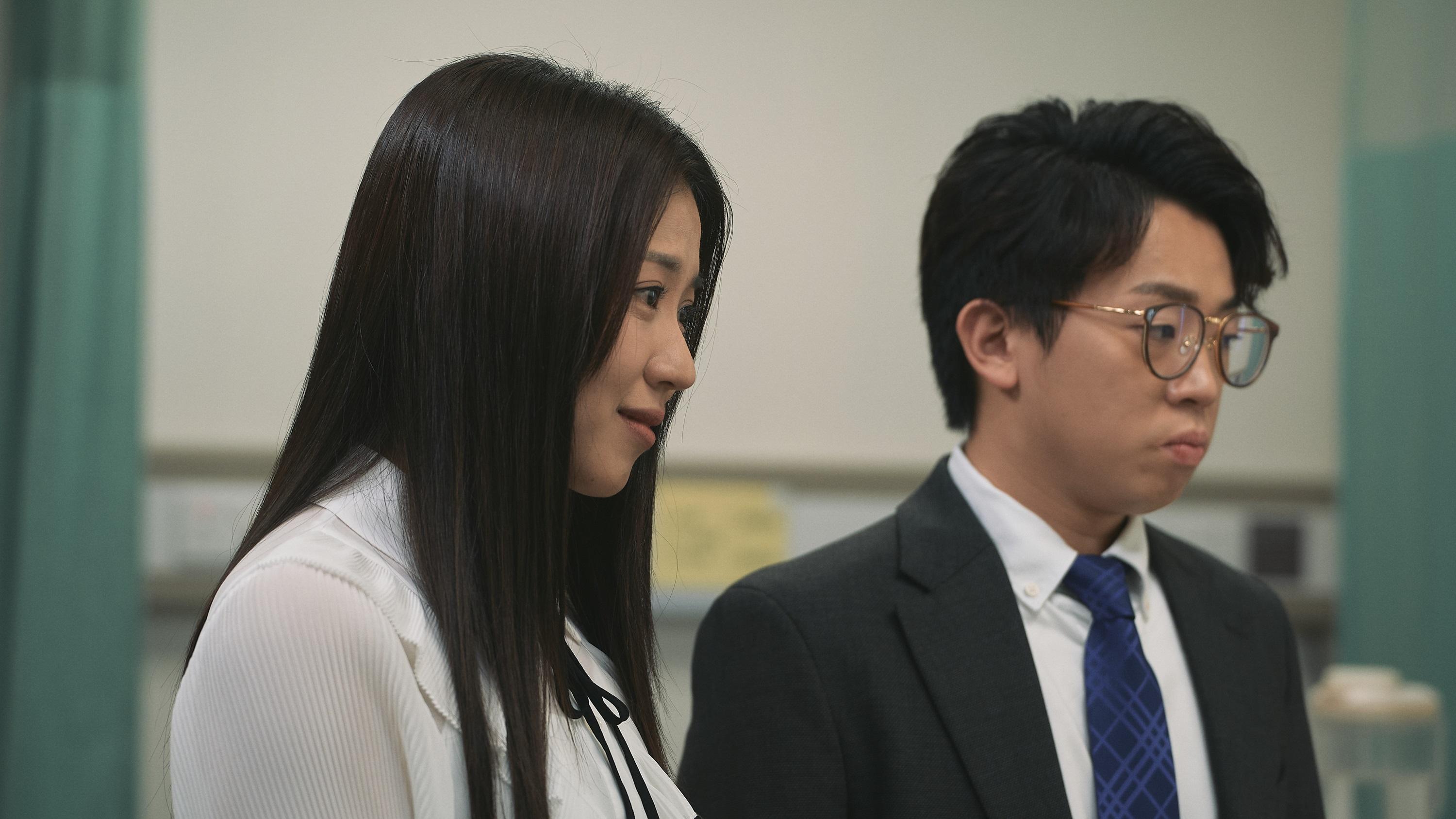 COLLAR成員李芯駖與岑珈其在ViuTV劇集《法與情》演歡喜冤家。(蘇文傑攝)